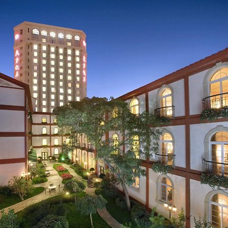 Dong Fang Hotel Пекин Экстерьер фото