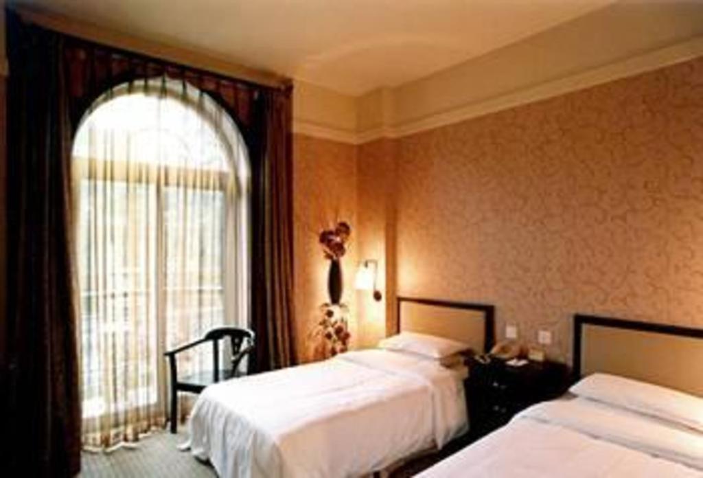 Dong Fang Hotel Пекин Экстерьер фото