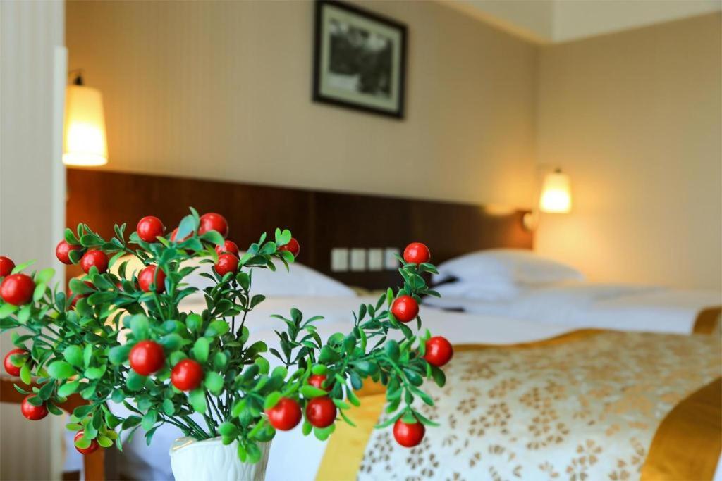 Dong Fang Hotel Пекин Экстерьер фото