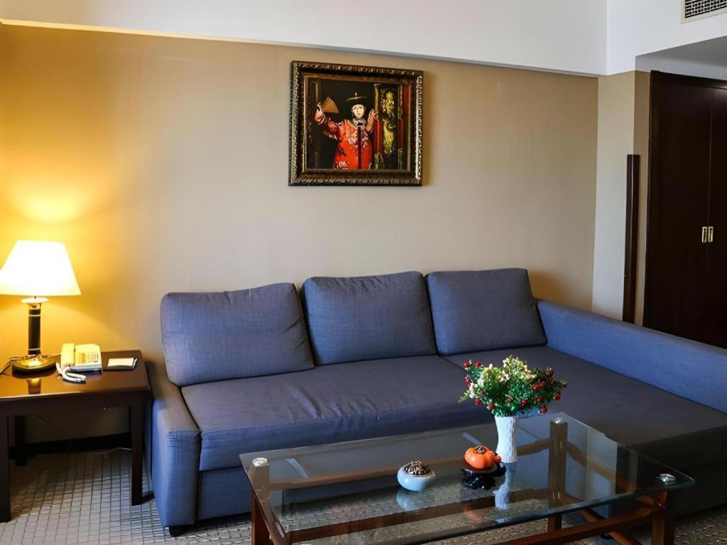 Dong Fang Hotel Пекин Экстерьер фото
