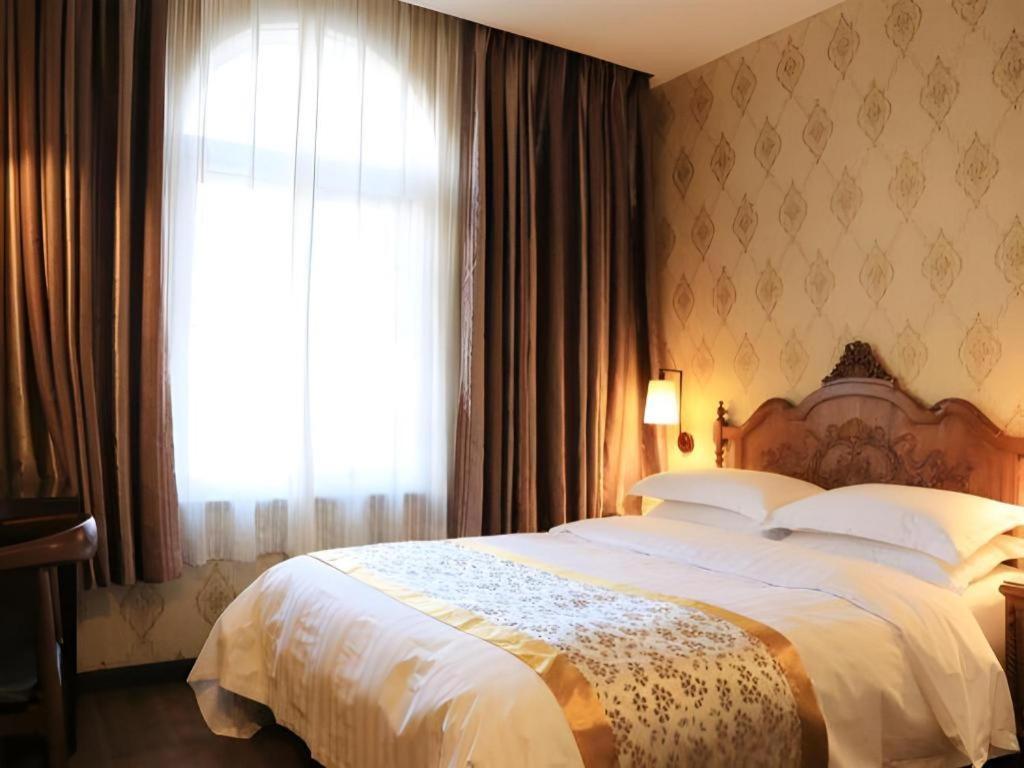 Dong Fang Hotel Пекин Экстерьер фото
