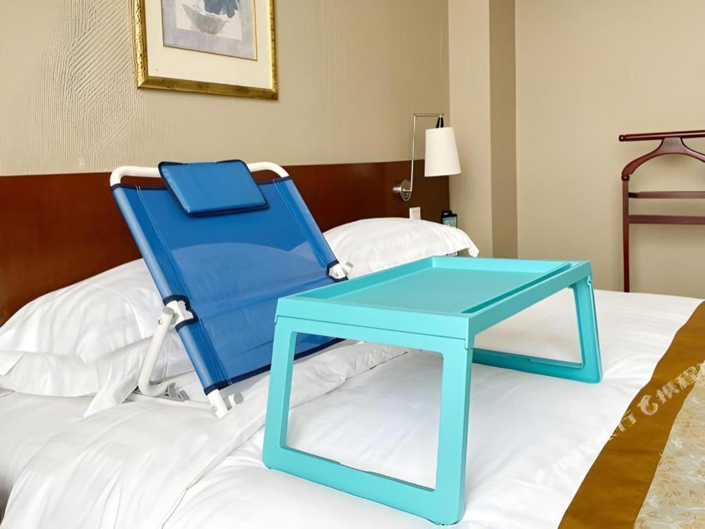 Dong Fang Hotel Пекин Экстерьер фото