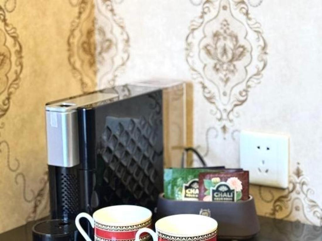 Dong Fang Hotel Пекин Экстерьер фото
