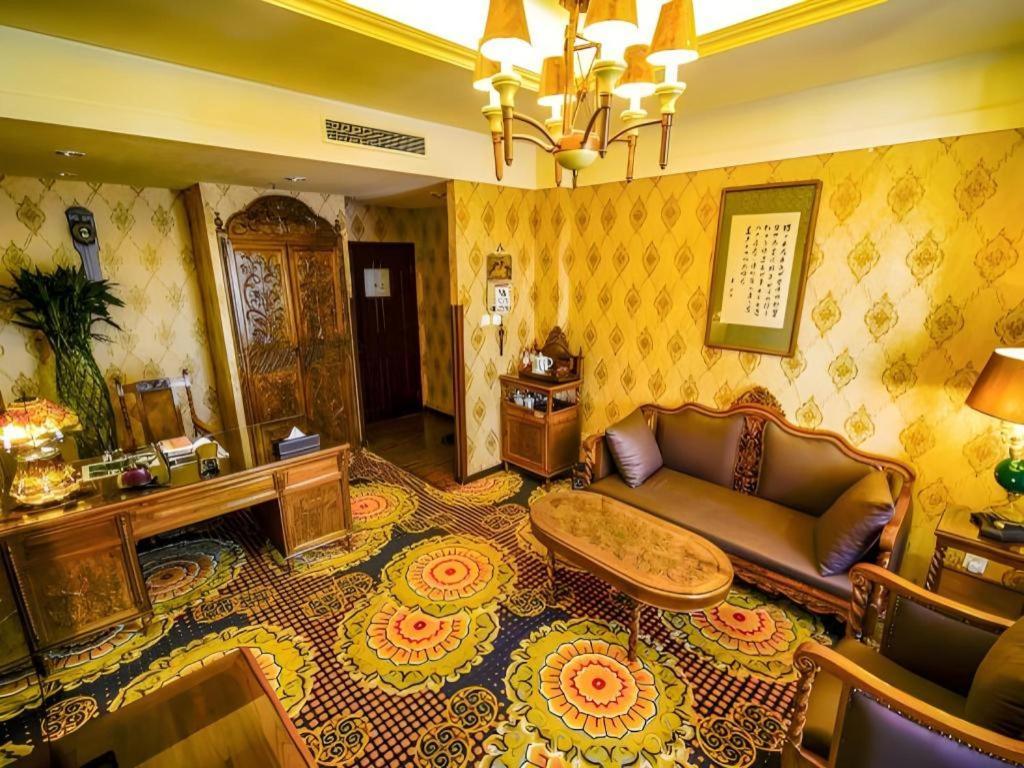 Dong Fang Hotel Пекин Экстерьер фото