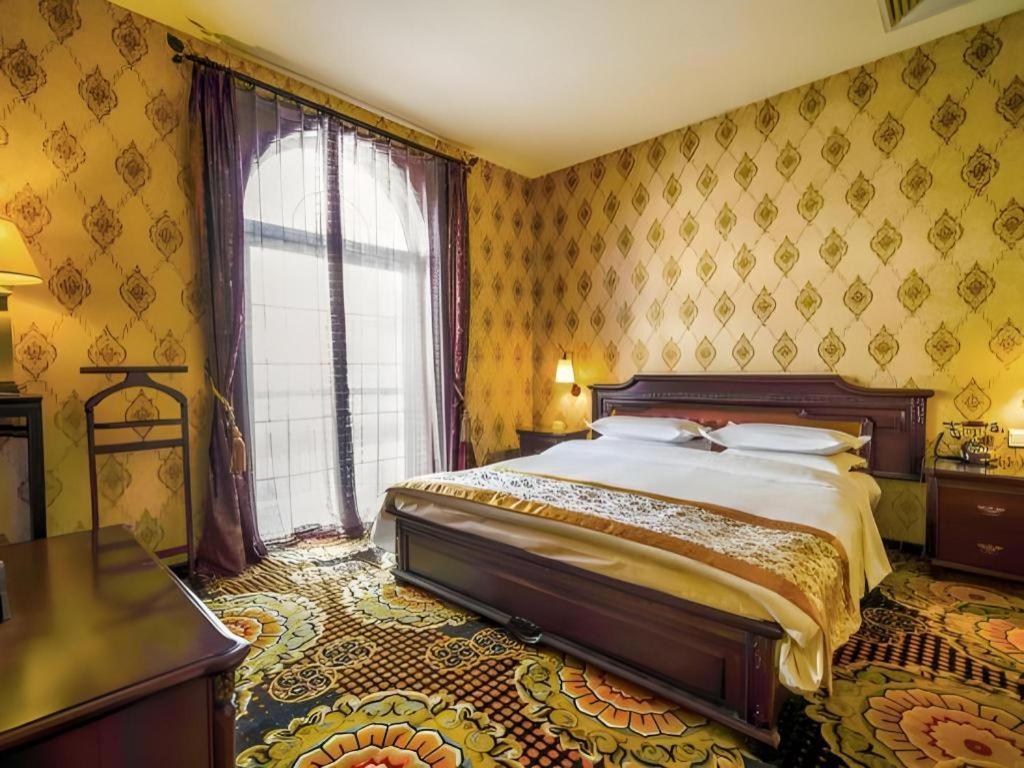 Dong Fang Hotel Пекин Экстерьер фото